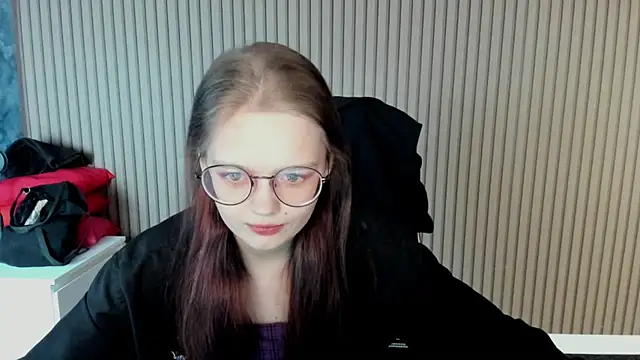 shy elina01 online show from October 7, 2025, 10:38 am