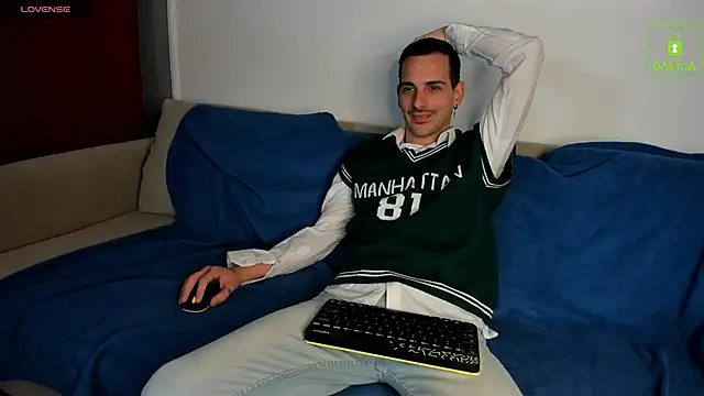 Snapshot of Ostin_Reaves chatting on November 3, 2025, 6:18 am Ostin Reaves online show from November 3, 2025, 6:18 am