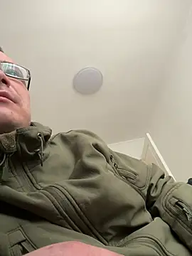 viktor1992-1-1 online show from February 26, 2026, 8:25 am