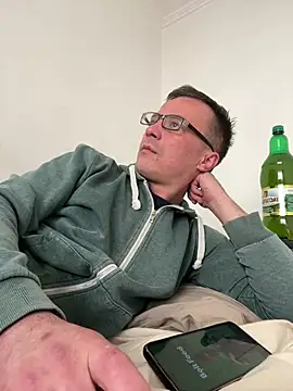 viktor1992-1-1 online show from March 12, 2026, 11:58 am