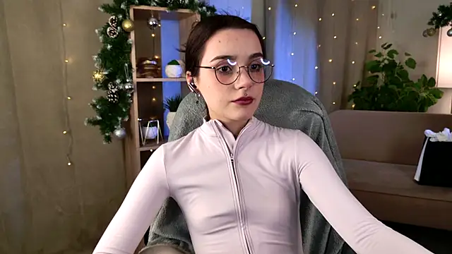 ElizabethMilller  online show from January 14, 2026, 9:51 pm