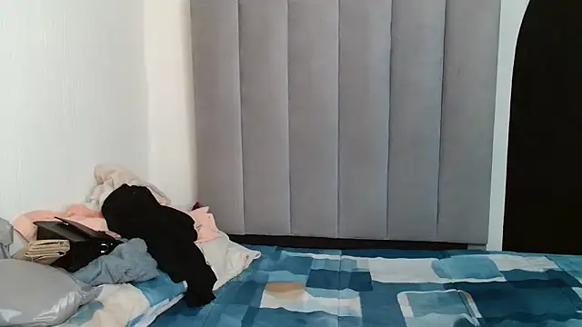 Snapshot of Sex_bomb30 chatting on November 18, 2025, 8:34 pm Sex bomb30 online show from November 18, 2025, 8:34 pm