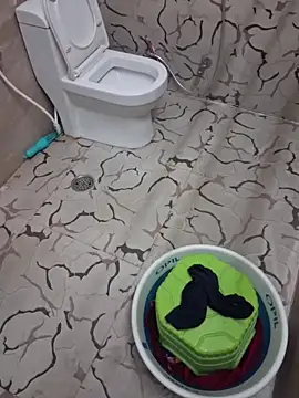 Snapshot of UsurpedThaw chatting on December 14, 2025, 6:13 pm UsurpedThaw online show from December 14, 2025, 6:13 pm