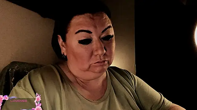 Snapshot of MarinaHotLips chatting on October 16, 2025, 5:59 am MarinaHotLips online show from October 16, 2025, 5:59 am