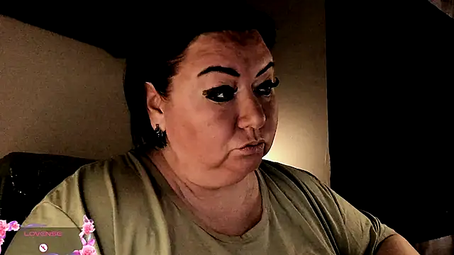 Snapshot of MarinaHotLips chatting on October 21, 2025, 5:51 am MarinaHotLips online show from October 21, 2025, 5:51 am