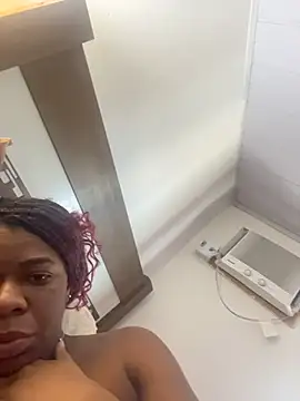 Priihmedeiros online show from November 25, 2025, 2:17 pm