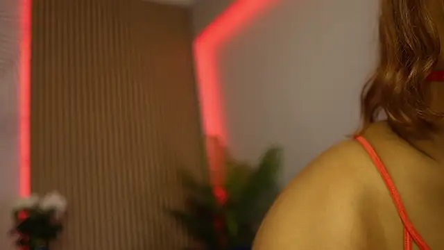 sisi von dee online show from November 10, 2025, 8:47 pm