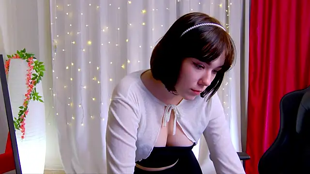 Kelly foox online show from October 15, 2025, 9:50 am