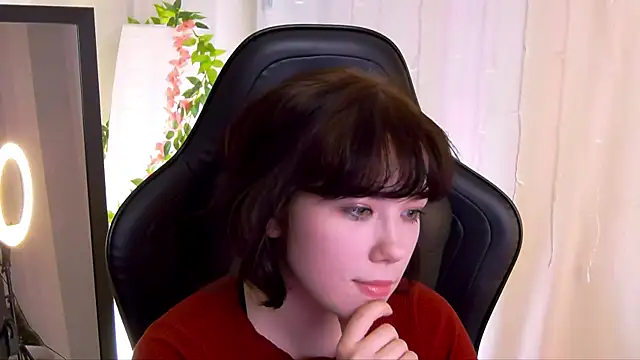 Kelly foox online show from October 18, 2025, 9:22 am