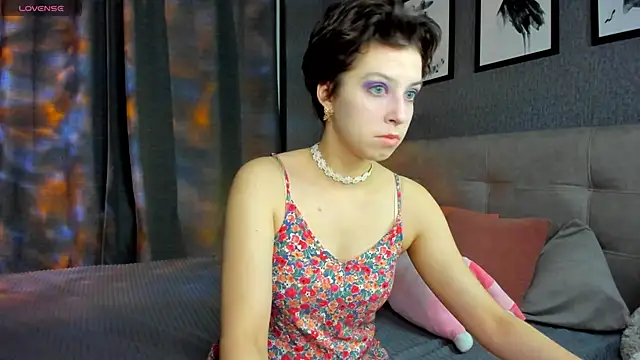 Sara Frayer online show from November 10, 2025, 1:10 am