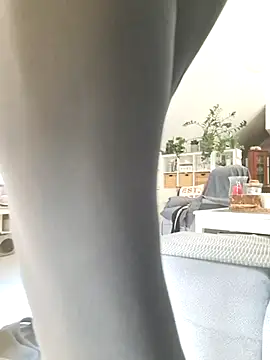 Vintermelon2 online show from April 8, 2026, 2:40 pm