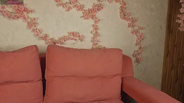 L1na Reeds online show from November 19, 2025, 6:24 am