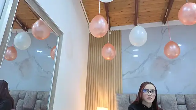 Snapshot of angel__kiss chatting on February 26, 2026, 11:32 am angel kiss online show from February 26, 2026, 11:32 am