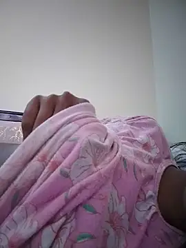 Snapshot of hottywife-03 chatting on June 12, 2026, 12:52 am hottywife-03 online show from June 12, 2026, 12:52 am