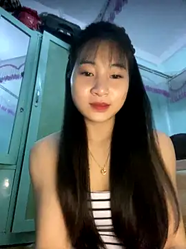 banlinh004 online show from December 23, 2025, 4:12 am