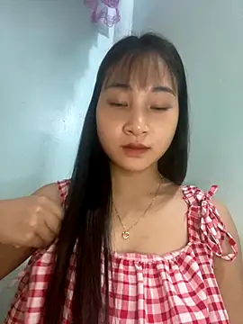 Snapshot of banlinh004 chatting on October 3, 2025, 5:20 am banlinh004 online show from October 3, 2025, 5:20 am