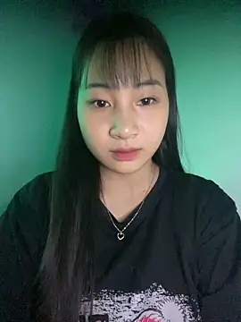 Snapshot of banlinh004 chatting on October 5, 2025, 7:54 am banlinh004 online show from October 5, 2025, 7:54 am