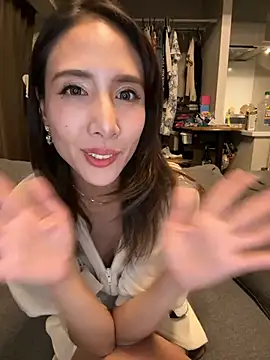 rena rena rena online show from October 2, 2025, 3:15 pm