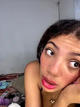 Azza  Slimene online show from October 2, 2025, 2:09 pm