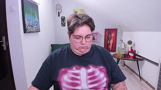 IvyRhodes online show from October 2, 2025, 3:04 pm