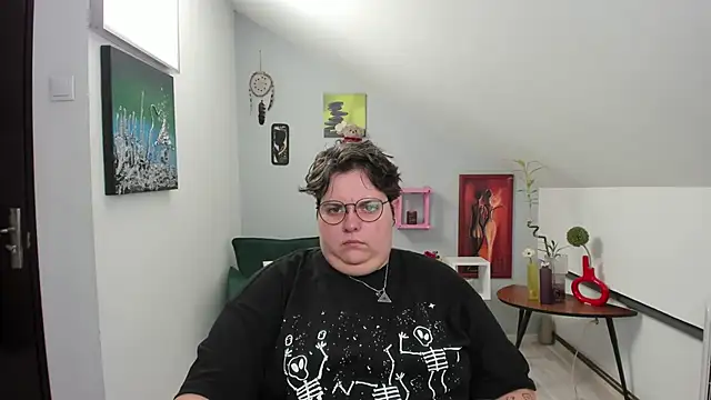 IvyRhodes online show from October 6, 2025, 11:55 am