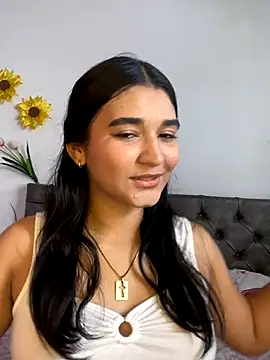 MelodySwetie   online show from October 2, 2025, 8:23 pm
