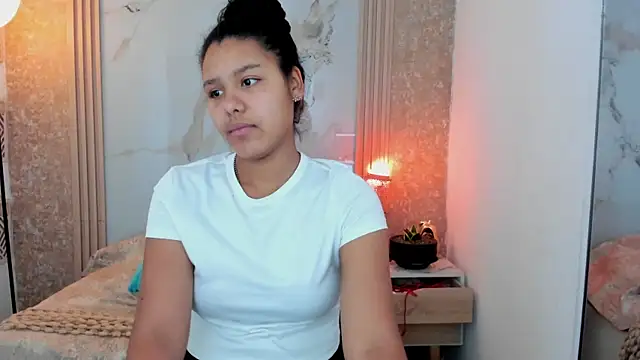 AriaVega online show from May 15, 2026, 12:14 pm