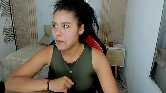 AriaVega online show from May 26, 2026, 2:26 pm