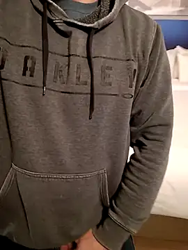 mcxxx87 online show from April 24, 2026, 8:16 am