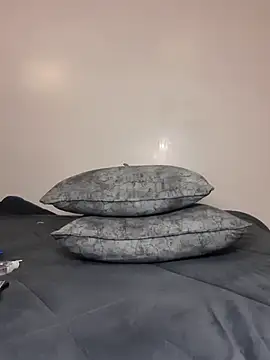 cocoluvx online show from November 19, 2025, 12:21 am