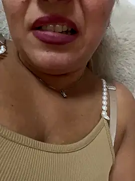 Daiana Andra online show from October 15, 2025, 7:11 pm