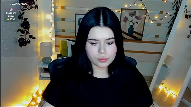 Mona Esty online show from February 19, 2026, 9:12 pm