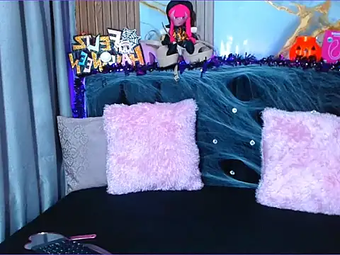 Snapshot of sthephylittle chatting on October 13, 2025, 6:53 pm sthephylittle online show from October 13, 2025, 6:53 pm