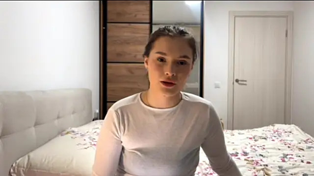 KellieErck online show from October 2, 2025, 6:11 pm