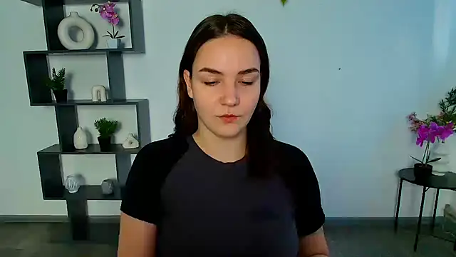 OliviaMontgommery online show from November 26, 2025, 6:13 am