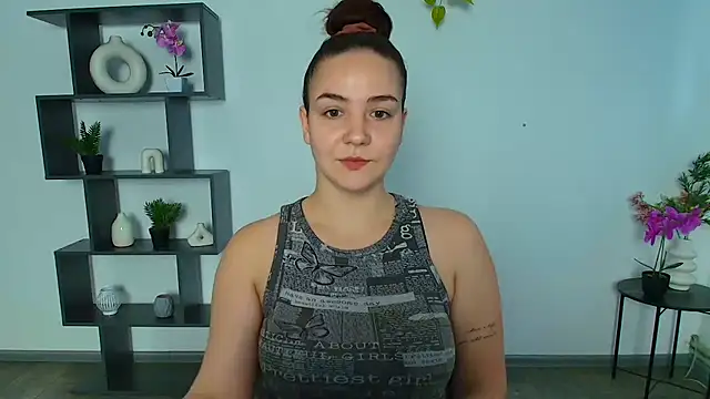 OliviaMontgommery online show from November 11, 2025, 7:03 am