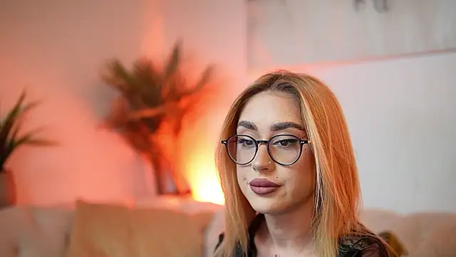 Snapshot of AileenKiss chatting on February 5, 2026, 8:59 pm AileenKiss online show from February 5, 2026, 8:59 pm