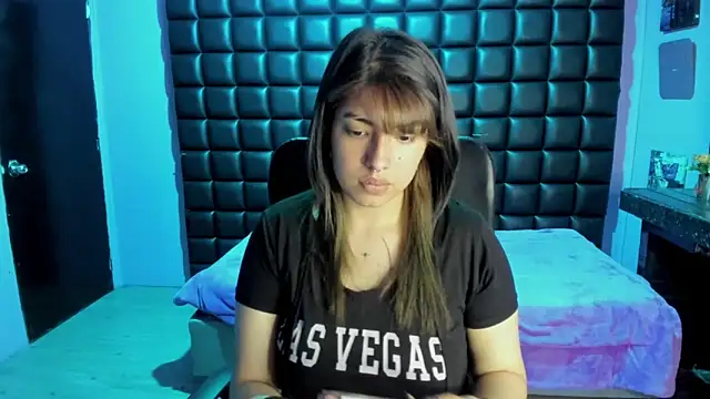 Violetta Swett  online show from December 19, 2025, 11:45 am