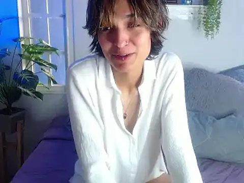 noellee   online show from October 5, 2025, 1:24 pm