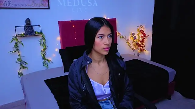 Snapshot of alejamedusa chatting on October 7, 2025, 11:33 am alejamedusa online show from October 7, 2025, 11:33 am