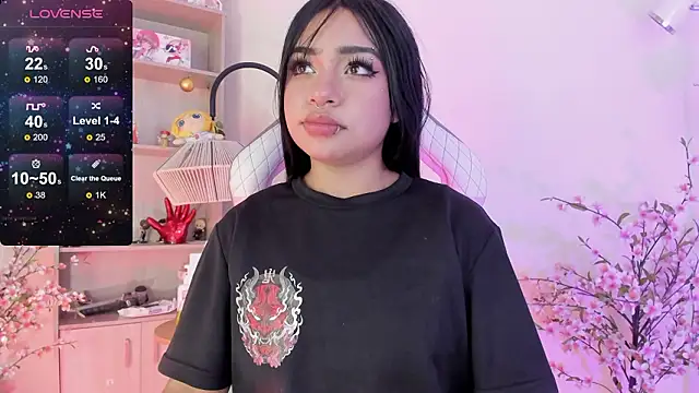 Snapshot of emma_soffia chatting on March 4, 2026, 7:43 pm emma soffia online show from March 4, 2026, 7:43 pm