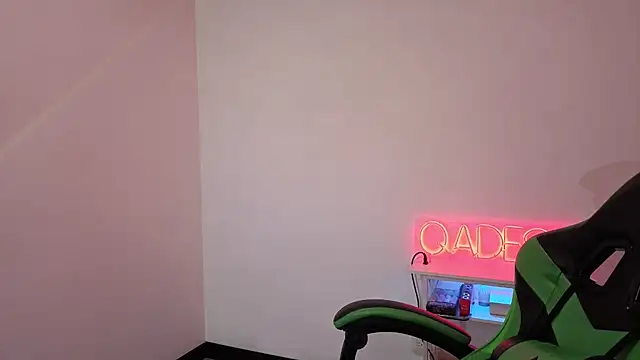 Qadeshoficial online show from April 9, 2026, 7:09 pm