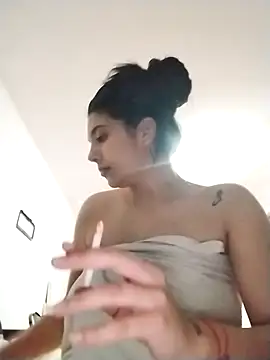 violetapvyo03 online show from October 4, 2025, 11:56 am