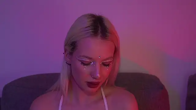 RanyThomson online show from April 4, 2026, 2:56 pm