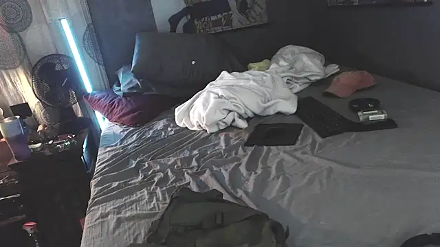 Tommy Love23 online show from March 28, 2026, 1:17 am