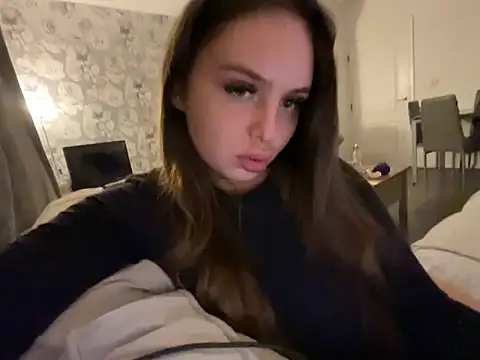 EllaStarrxxx online show from October 22, 2025, 9:46 pm