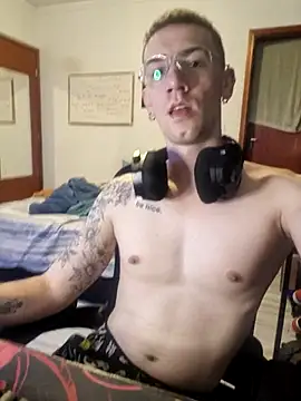 SweetGoodBoy22 online show from November 11, 2025, 11:09 pm