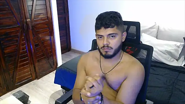 Snapshot of kevyn_Stone chatting on October 9, 2025, 11:38 pm kevyn Stone online show from October 9, 2025, 11:38 pm