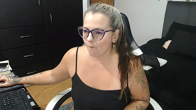 Snapshot of perlagoloza05 chatting on November 9, 2025, 3:32 am perlagoloza05 online show from November 9, 2025, 3:32 am