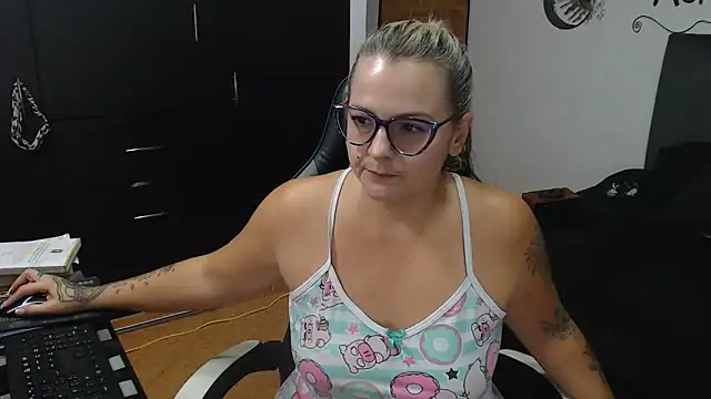 Snapshot of perlagoloza05 chatting on November 11, 2025, 2:50 am perlagoloza05 online show from November 11, 2025, 2:50 am